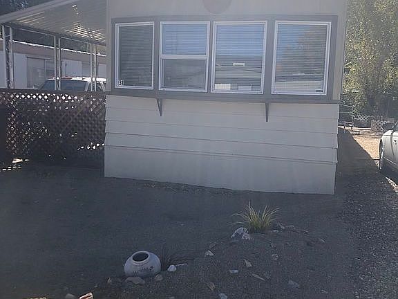 3rd image of 837 Division St #31