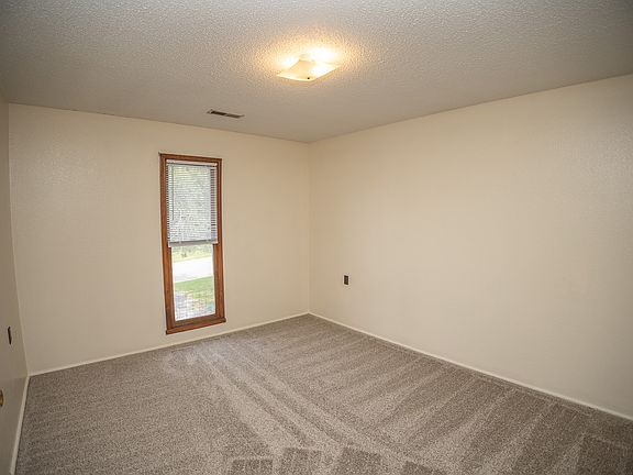 5th image of 115 Traci Dr APT 11