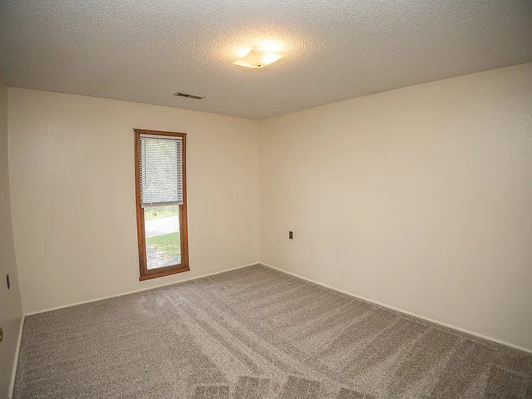 115 Traci Dr #11 — Photo 5