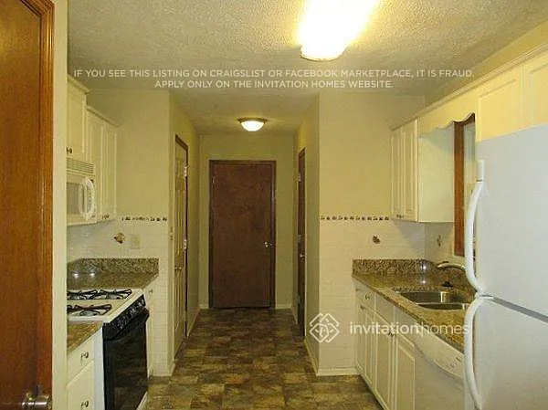 3142 Country Lake Dr — Photo 5