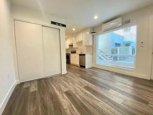 Addison Arms Apartments