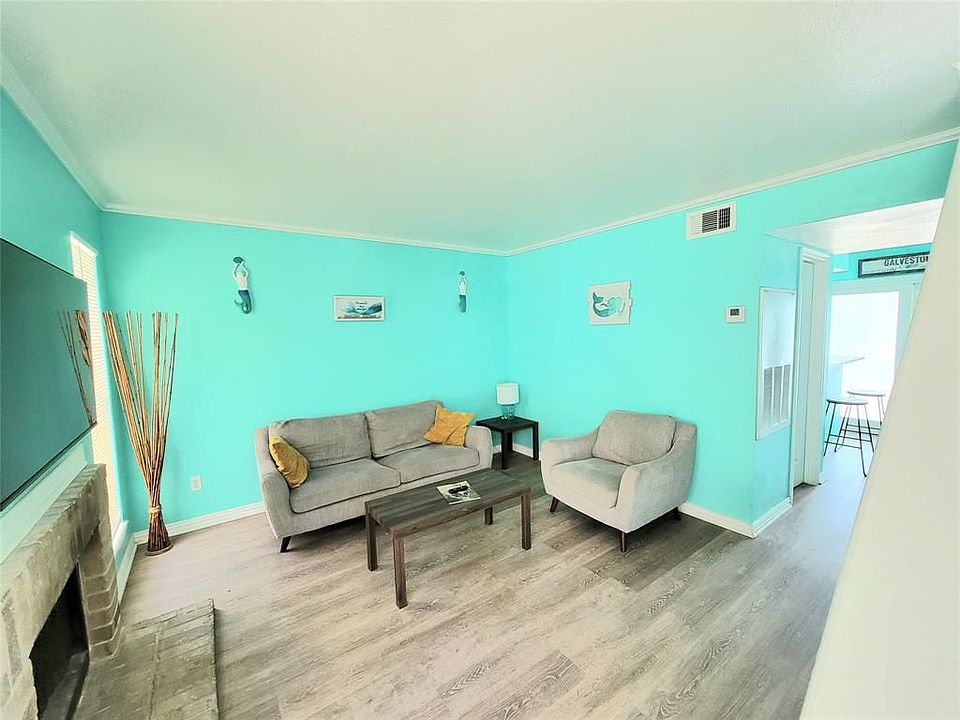 1st image of 925 Sealy St #12