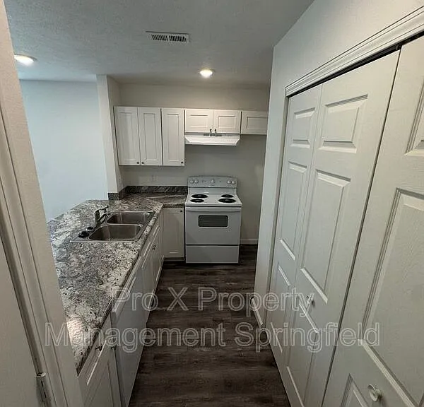 1618 W Scott St — Photo 7
