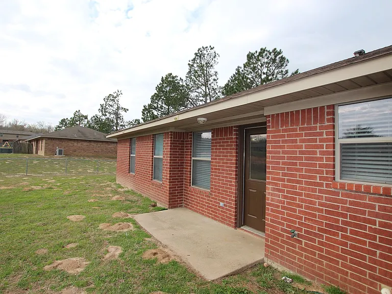 2 Bedroom Duplex for Rent in Lindale! — Photo 14