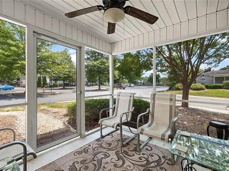 326 Summergate Dr — Photo 14