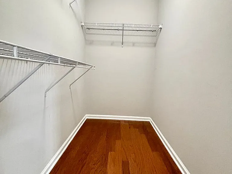 121 Raymond St — Photo 13