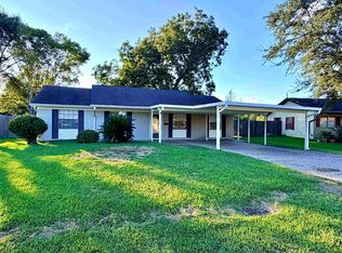 2634 Mazur Dr, Port Neches, TX 77651