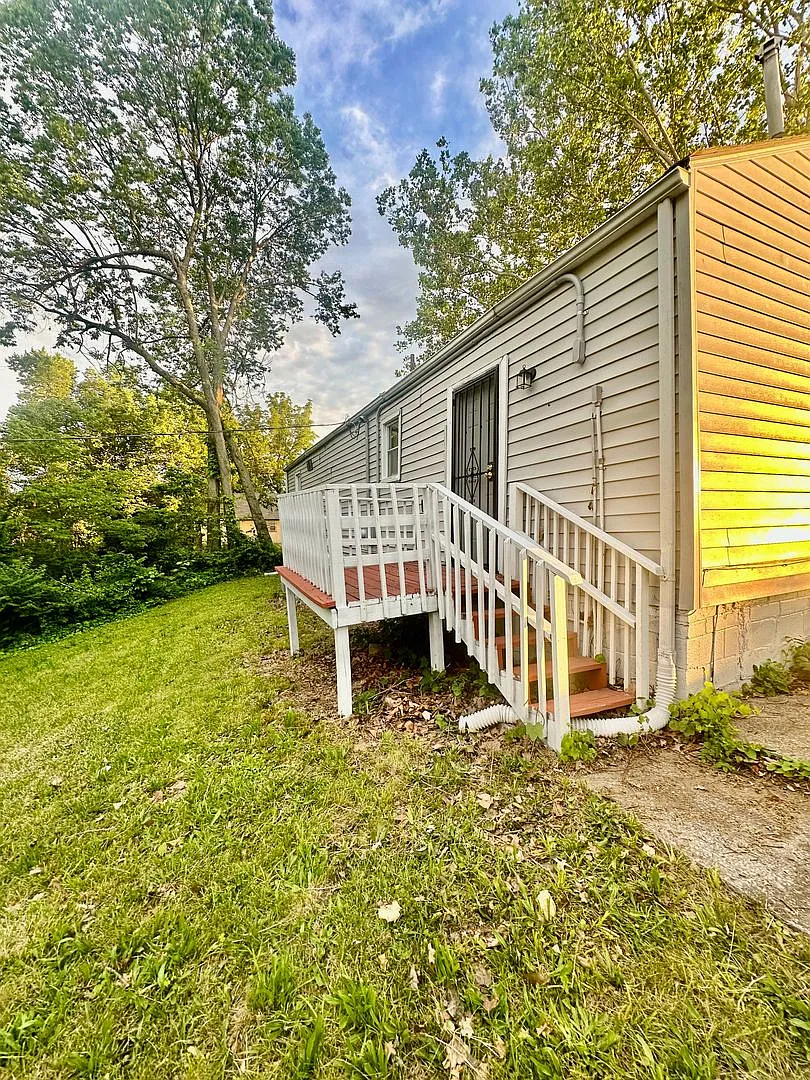 4 Bedroom 1 Bath Home Rent — Photo 2