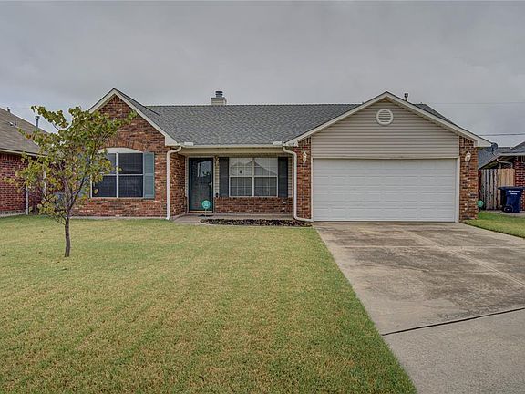 3rd image of 1017 Cambridge Ct