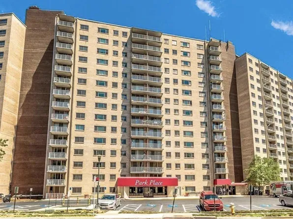 2500 N Van Dorn St APT 916, Alexandria, VA 22302