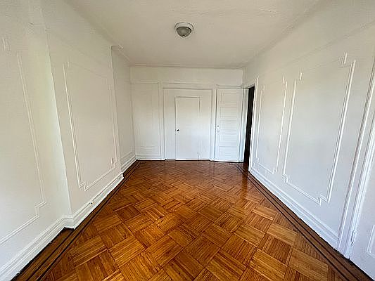 3rd image of 269 Midwood St Floor 2