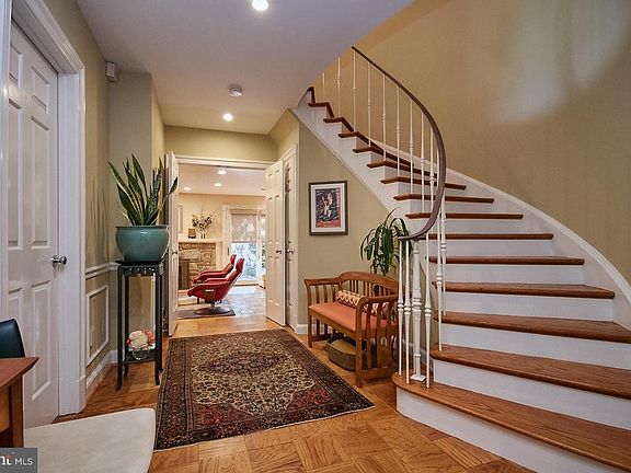 4th image of 3824 N Tazewell St