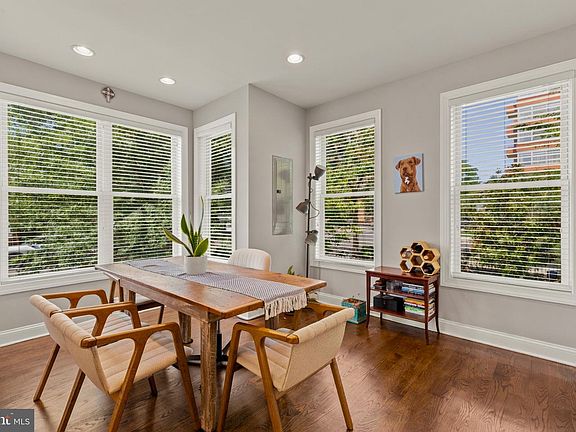3rd image of 301 K St NE #1