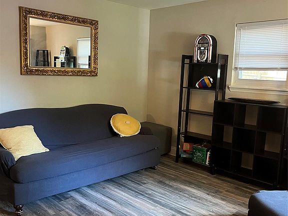 4th image of 700 Echo Cove Ln