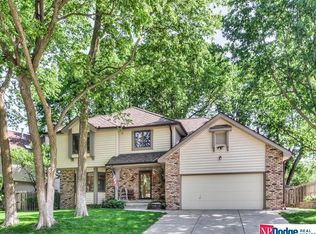 11807 Amos Gates Dr, Bellevue, NE 68123