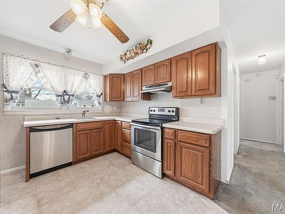 2nd image of 7816 Wilmar Pl