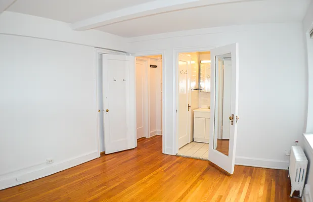 Rented by Grand Group Realty | media 29