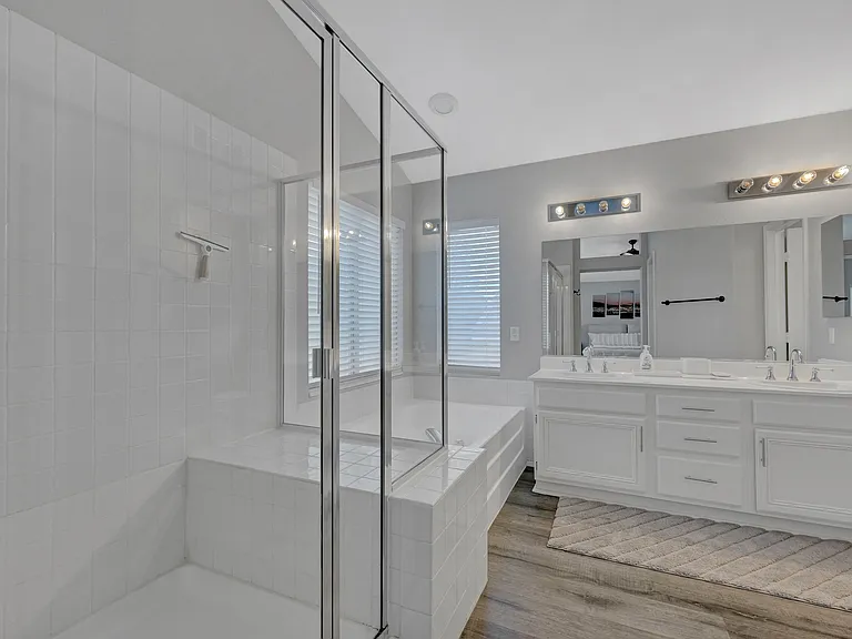 2239 Le Conte Ave — Photo 39