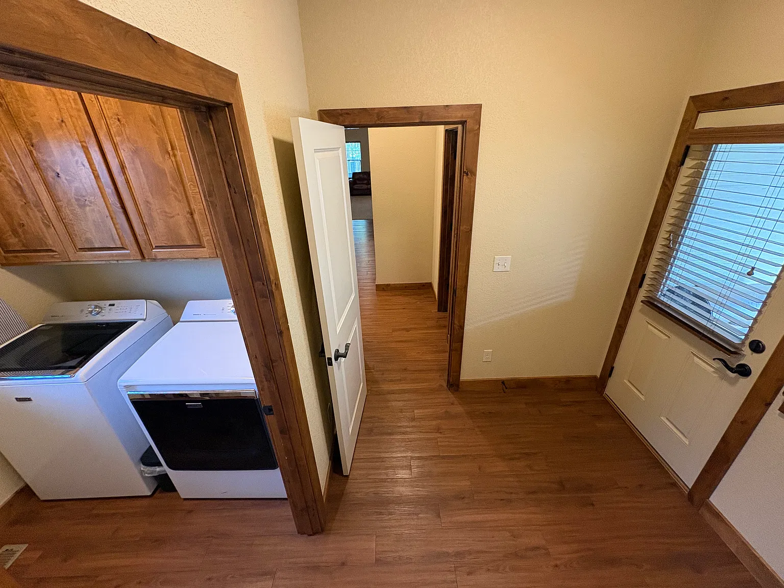 3 bed, 1500 sqft, $2,400 — Photo 2