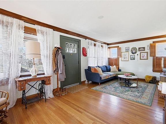 4th image of 4321 Bellefontaine Ave