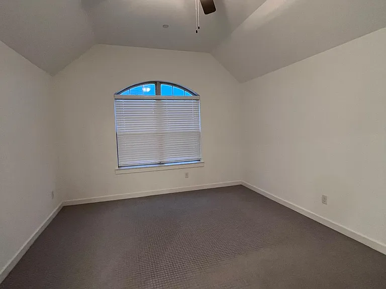 2789 Majesty Dr — Photo 20