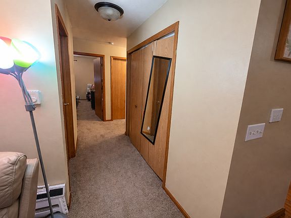 4th image of 2008 Miller St