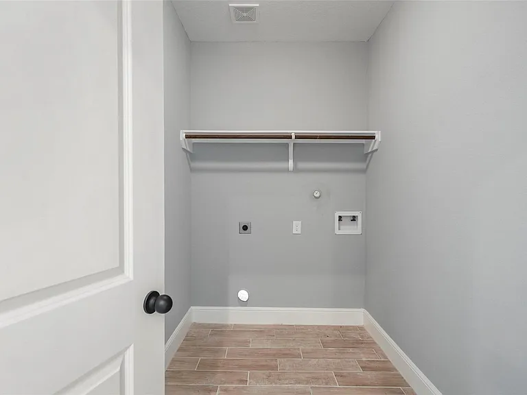 4205 Elmwood St #B — Photo 18