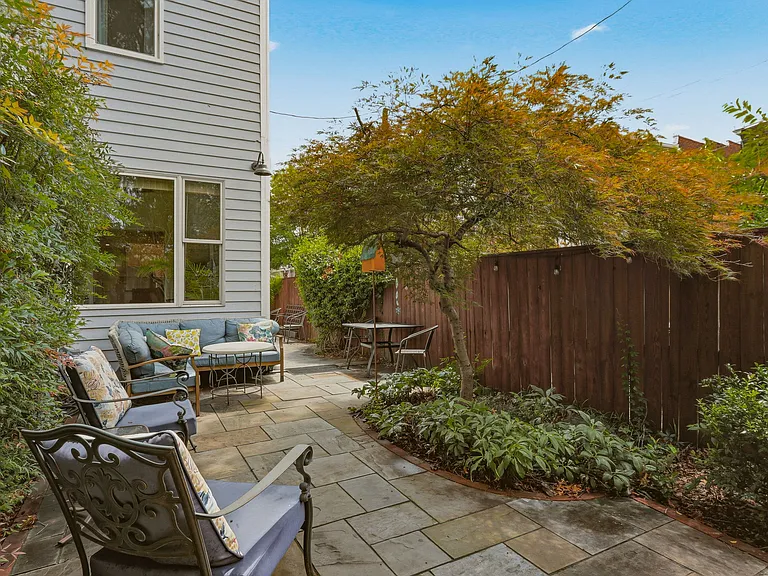 404 N Shields Ave — Photo 29