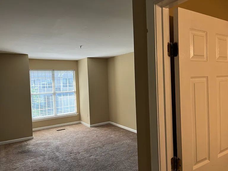 4704 King John Way — Photo 10