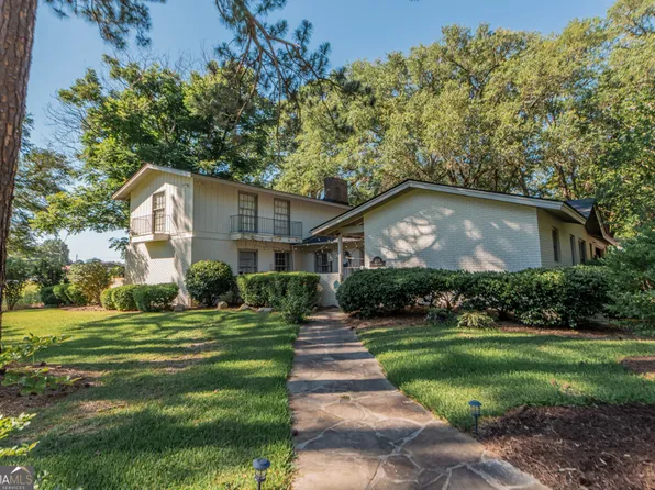 204 Wright Dr, Eastman, GA 31023