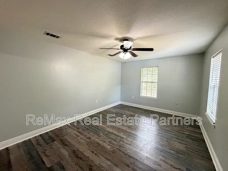2 bed, 2.0 bath, 1013 sqft, $975 — Photo 2