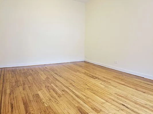 Rented by Bruma Realty LLC | media 9