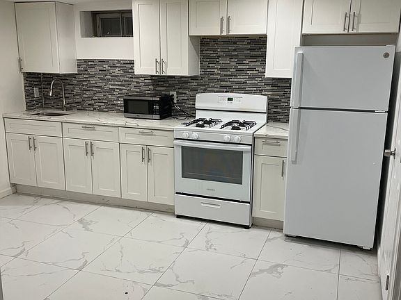 5th image of 14 Dewhurst St #3