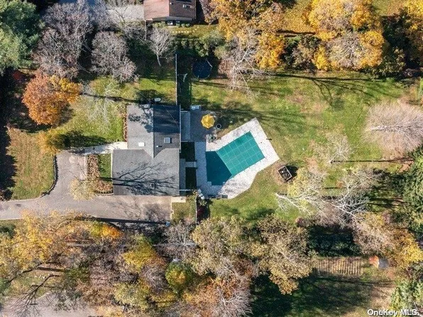 675 Bryant Avenue, Roslyn Harbor, NY 11576