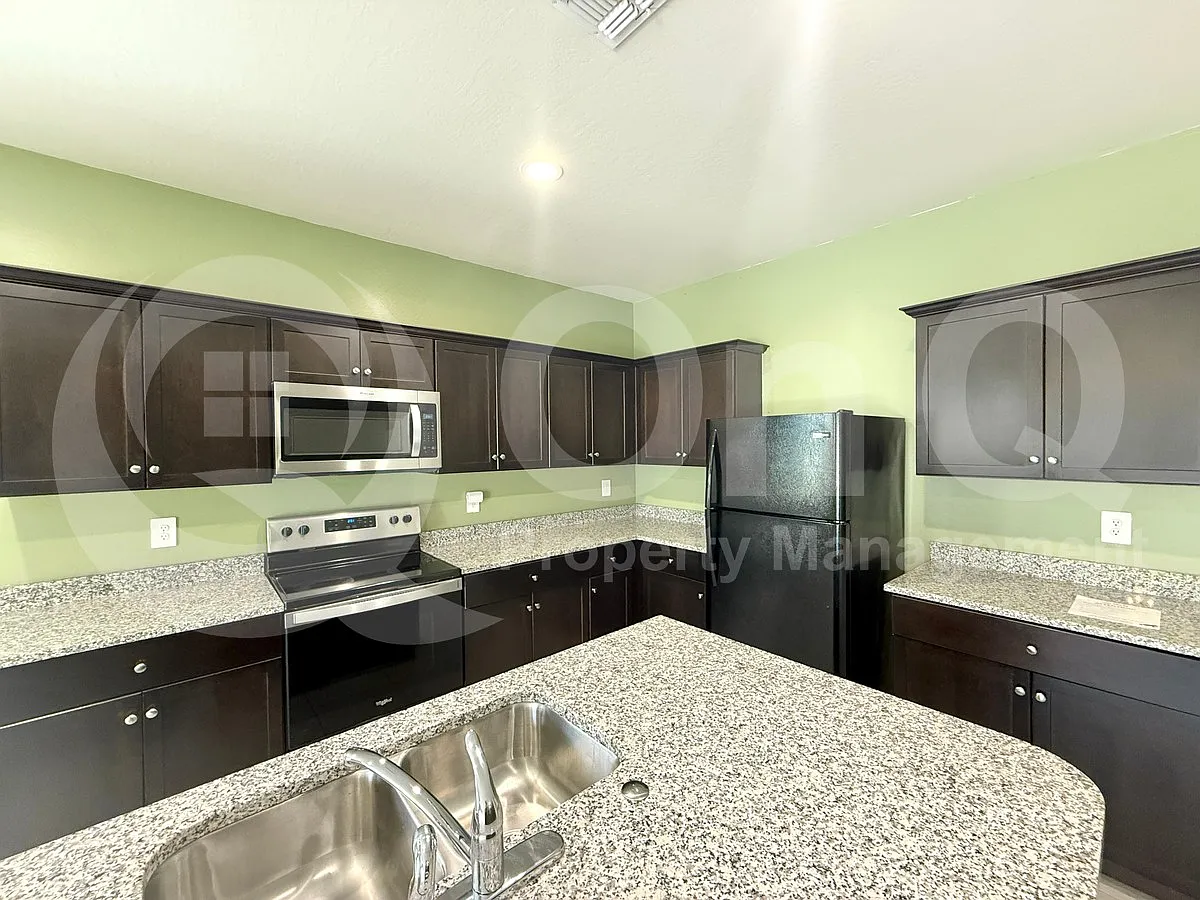 3 bed, 2.0 bath, 1598 sqft, $1,800 — Photo 4