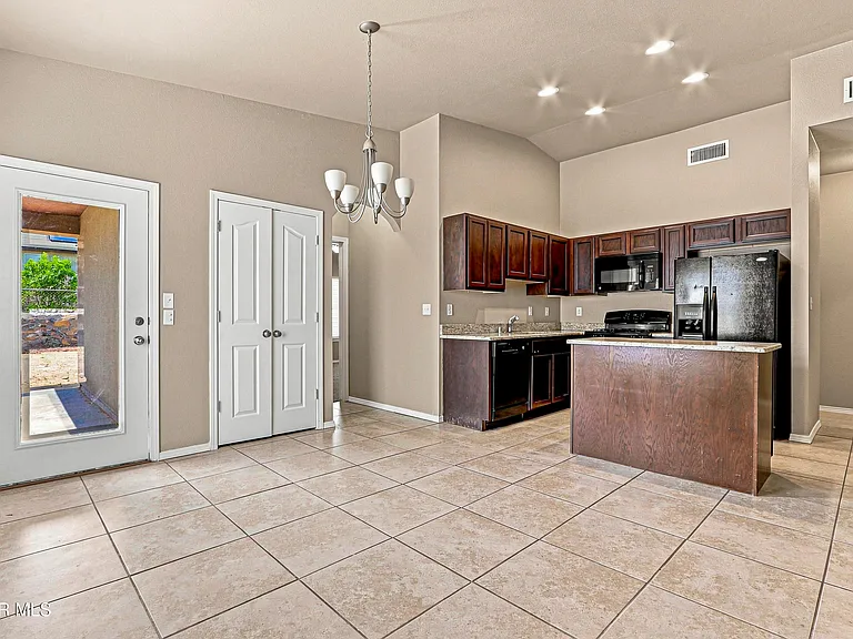 7008 Faxon Dr — Photo 36