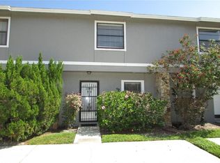 10049 Lake Oak Cir, Tampa, FL 33624