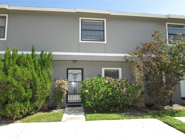 10049 Lake Oak Cir