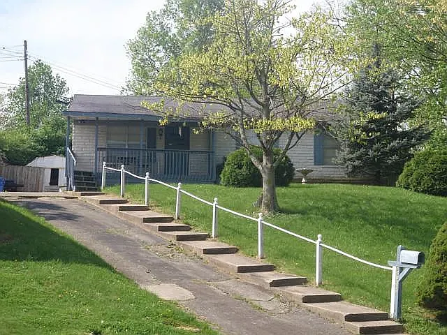3 bed, 1.5 bath, 1340 sqft, $1,795 — Photo 1