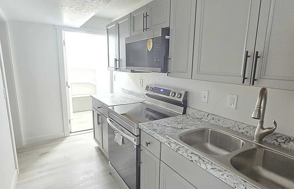 3rd image of 5297 W Halton Ln