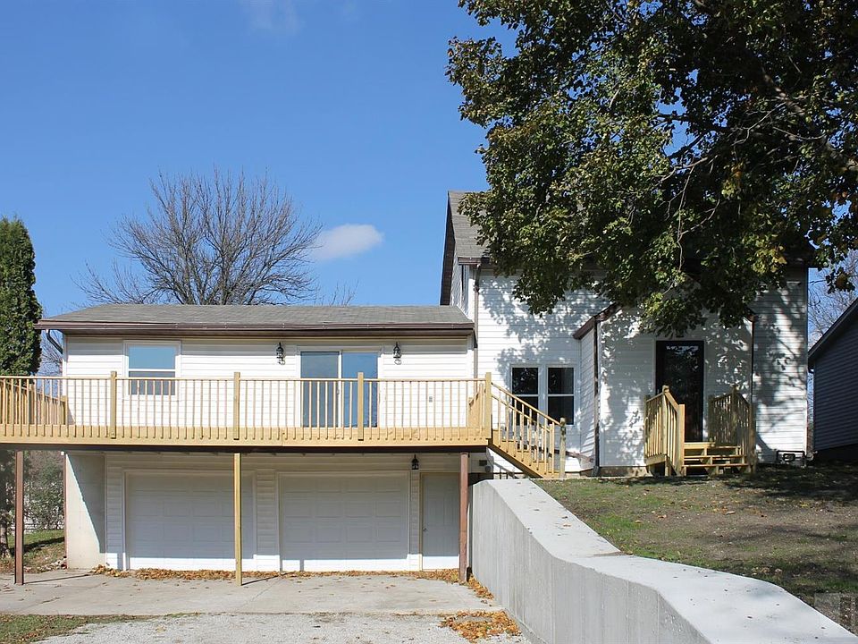 1st image of 845 Halverson St