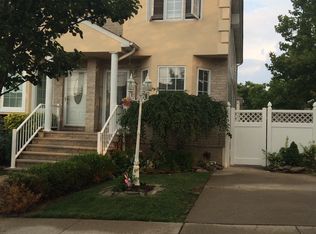 1022 Rathbun Ave, Staten Island, NY 10309