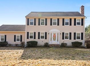 2 Little Farm Rd, Lakeville, MA 02347