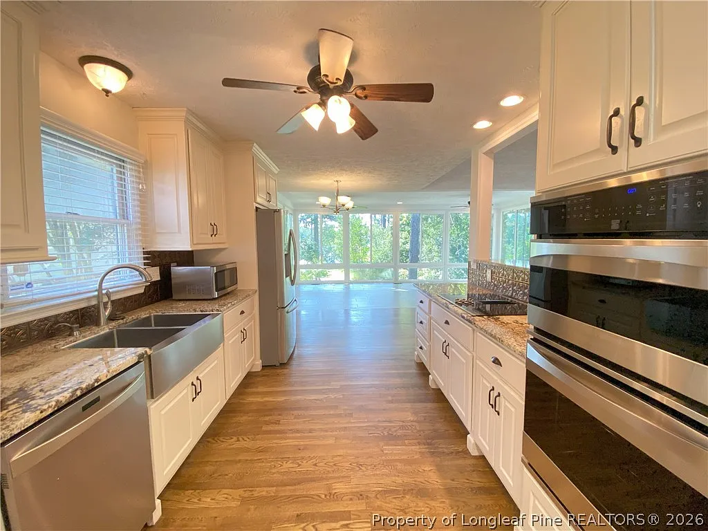3 bed, 2.0 bath, 1768 sqft, $2,100 — Photo 4