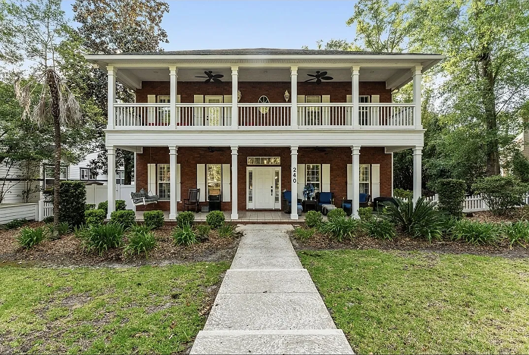 4 bed, 2837 sqft, $4,199 — Photo 1