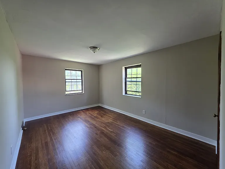 201 E Swissvale Ave #8 — Photo 3