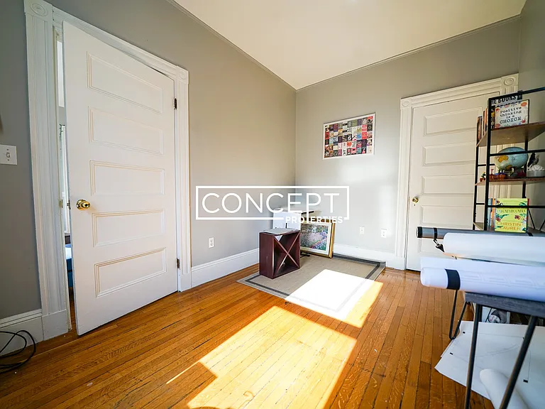 122 Calumet St — Photo 12