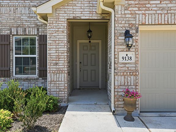 3rd image of 9138 Portobello Way