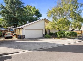 2407 Pinebrook Cir, Medford, OR