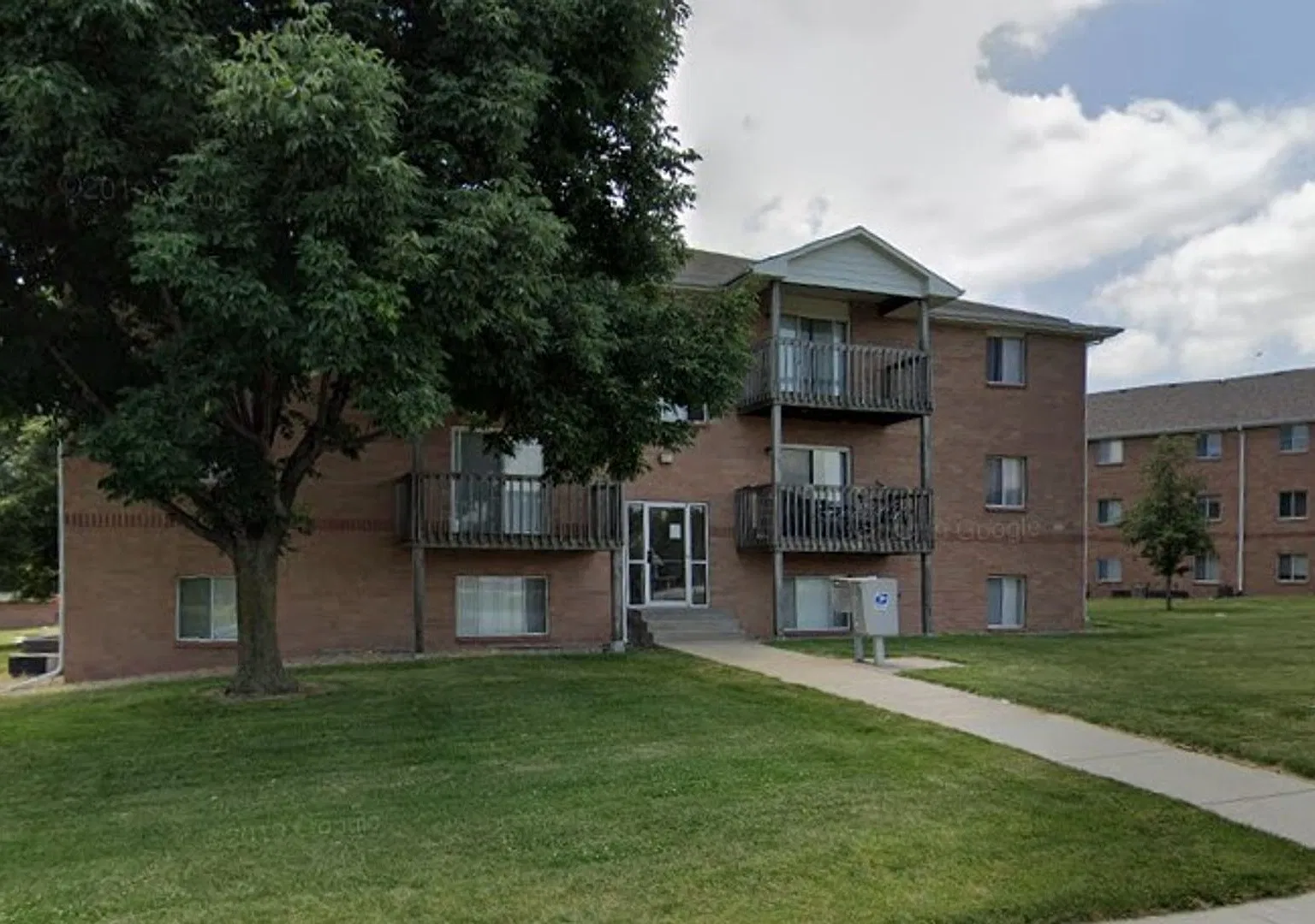 Pine Tree Apartments — Photo 1